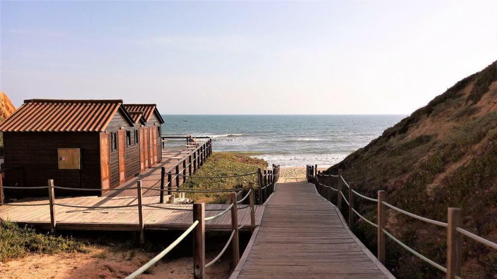 Falesia Beach Villa Ольос де Агуа Екстериор снимка